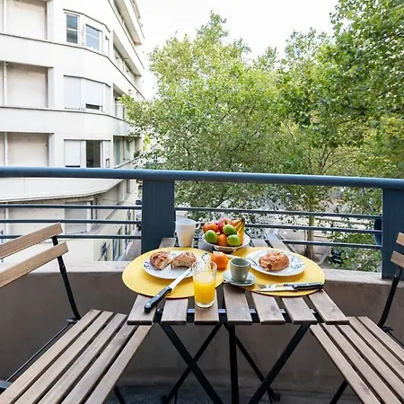 Proche Chu: 4 Personnes - Wifi Fibre - Balcon * グルノーブル