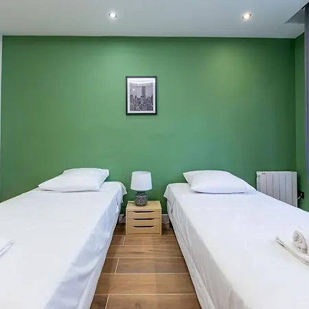 Proche Chu: 4 Personnes - Wifi Fibre - Balcon * Grenoble