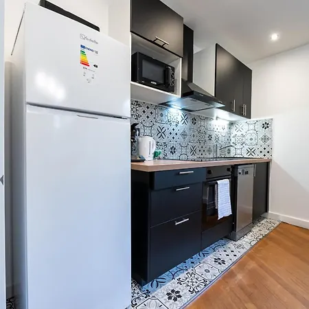 Apartment Proche Chu: 4 Personnes - Wifi Fibre - Balcon
