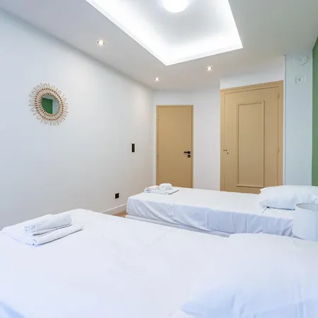 Proche Chu: 4 Personnes - Wifi Fibre - Balcon Grenoble